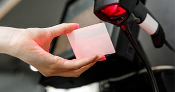 偽造防止加工やQR印刷などで不正対策も万全