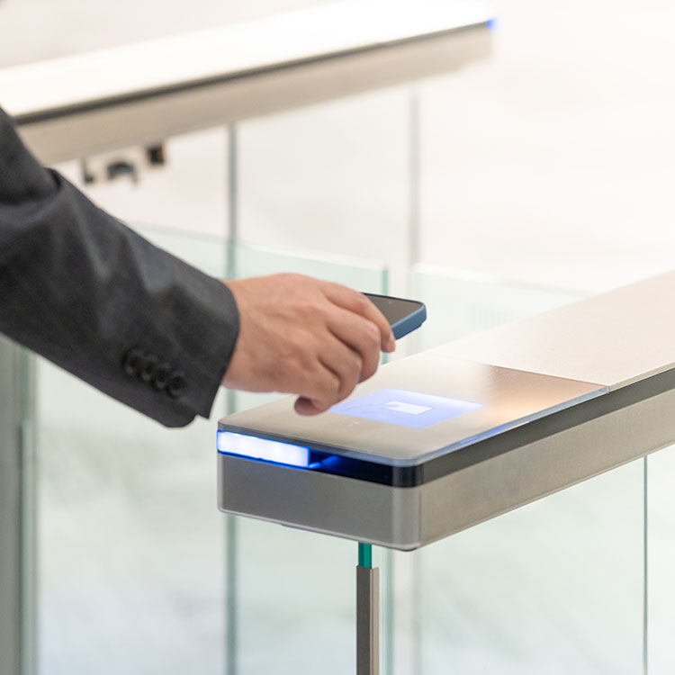 IDカード発行の外注と内製の比較